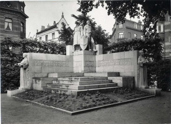 SF 2011.0077 LA MEMOIRE DES GUERRES A MOLENBEEK – 16 novembre